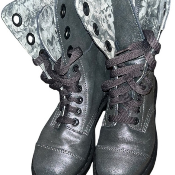 Gorgeous Doc Martens - Picture 6 of 7